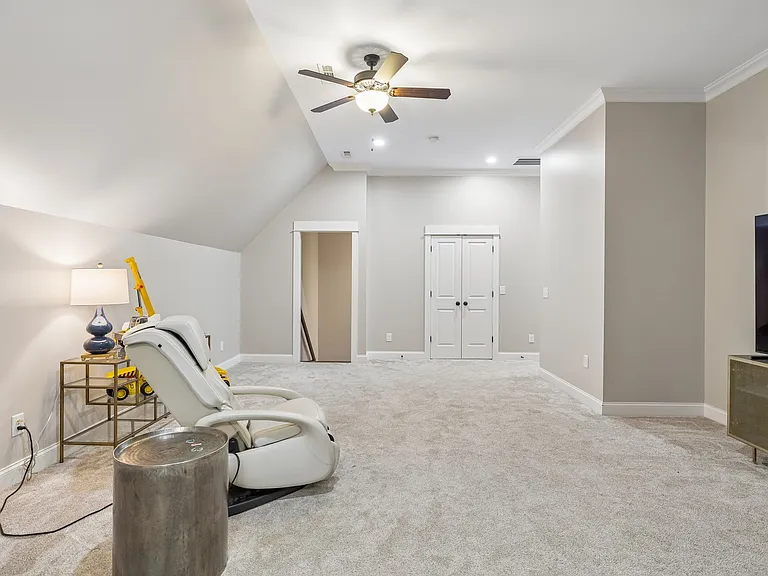 8231 Glover Dr — Photo 27