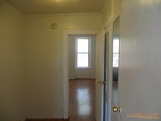 Rented by aptsandlofts.com | media 18