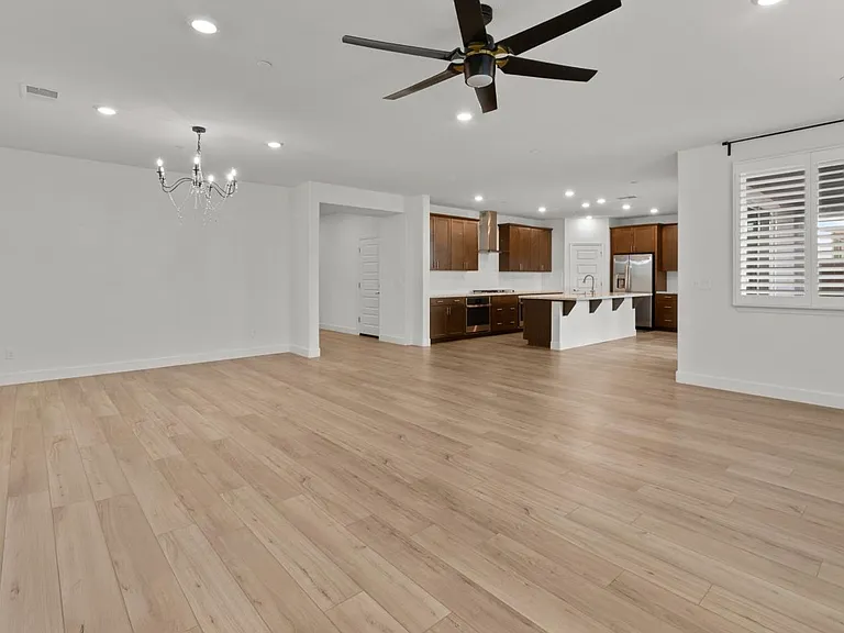 6089 Waddington Way — Photo 11