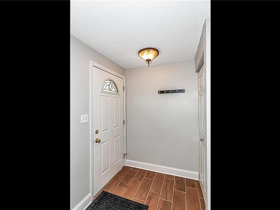 3rd image of 1651 Mutz Dr
