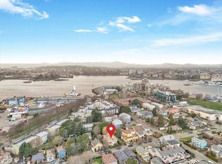 142 Saint Lawrence St #A, Victoria, BC V8V 1X8