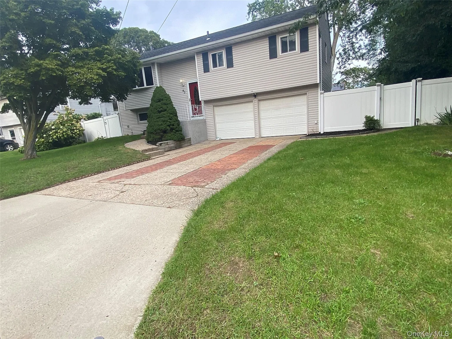 4 bed, 2.0 bath, 1750 sqft, $4,500 — Photo 3