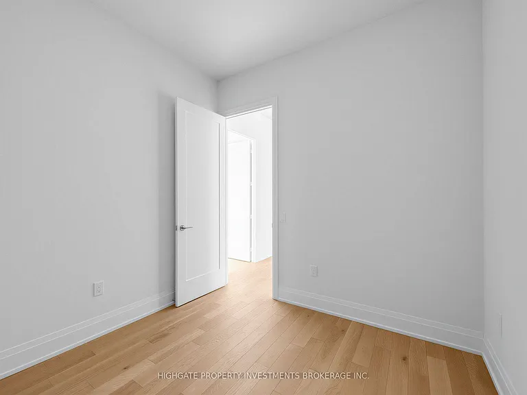 27 Korda Gate #Penthouse 107 — Photo 25