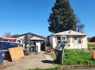 47 Kremont Ave, Springfield, OR 97477