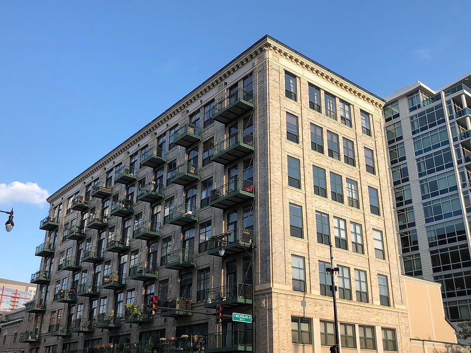 1st image of 1801 S Michigan Ave Unit 205
