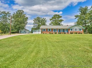 305 Lakeside Dr, Lumberton, NC 28360