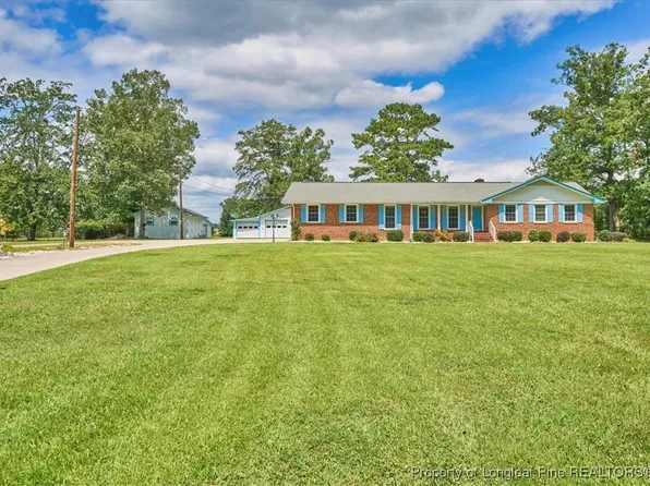 305 Lakeside Dr, Lumberton, NC 28360