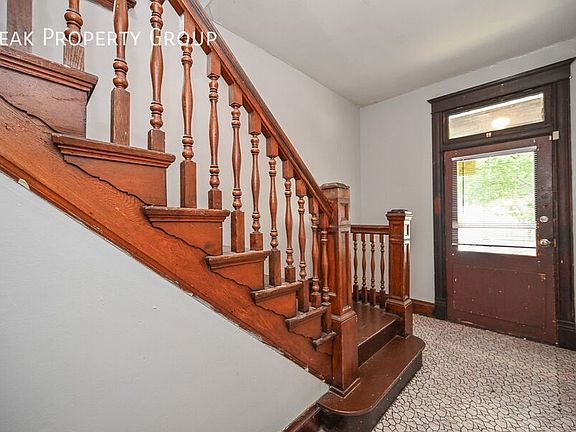 4th image of 2422 W Clifton Ave