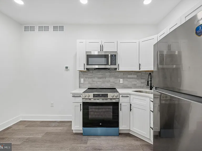 5719 Cambridge St #1 — Photo 5