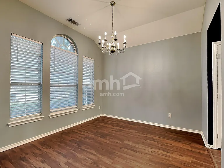 5217 Alec Dr — Photo 5
