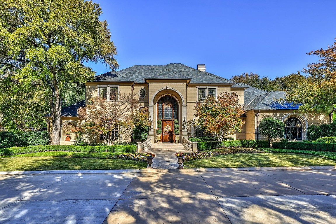 7008 Saucon Valley Dr