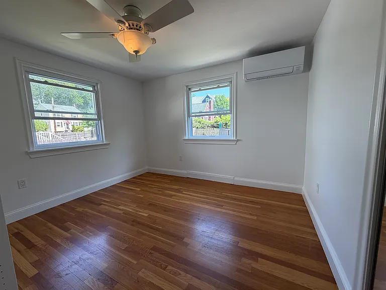722 Vfw Pkwy — Photo 10