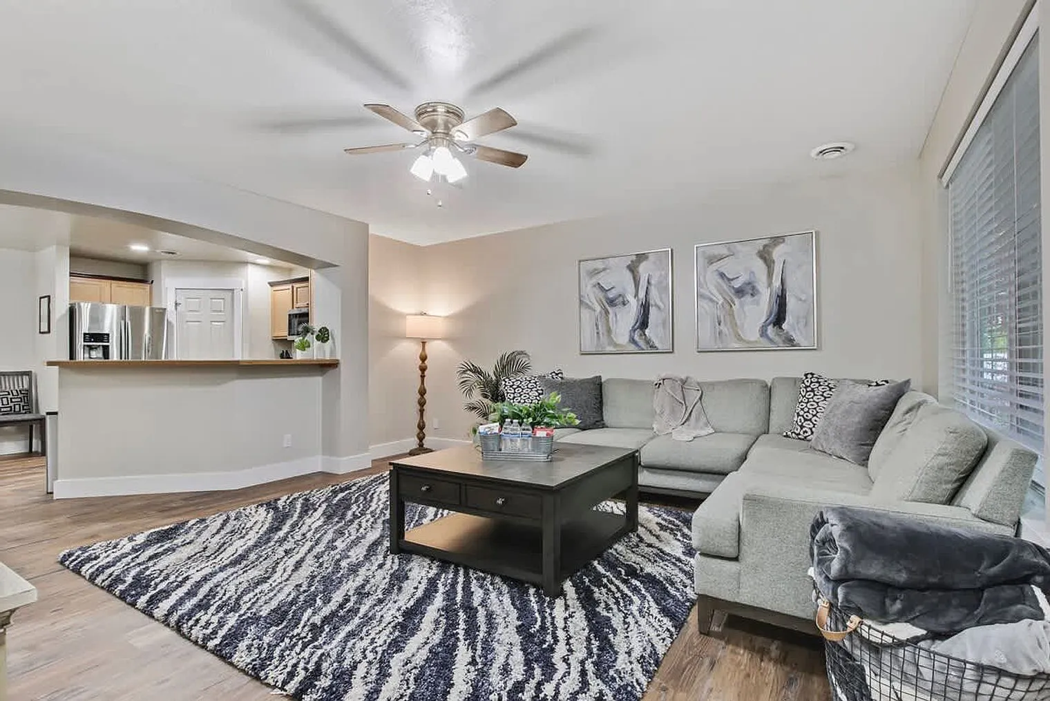 4 bed, 2.0 bath, 742 sqft, $7,473 — Photo 3