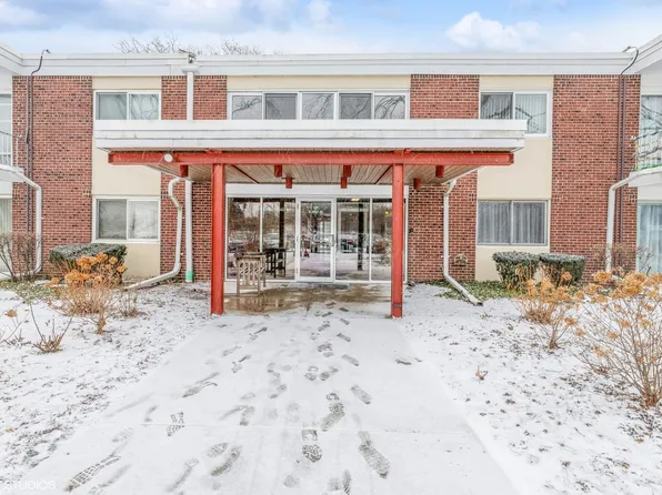 127 N Wolf Rd APT 54B, Wheeling, IL 60090