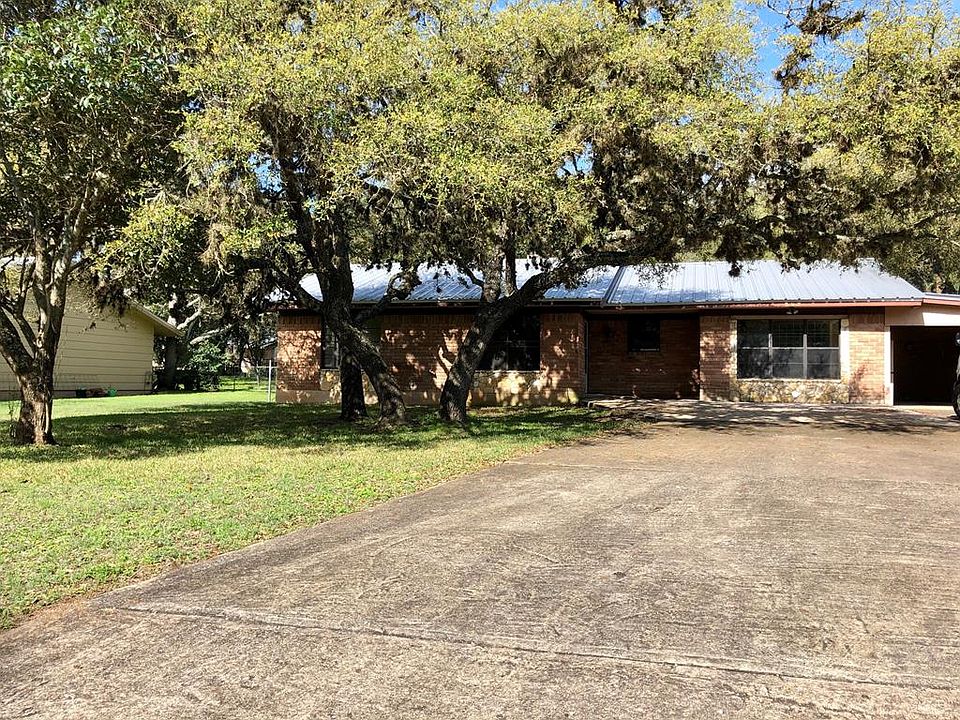 1st image of 805 Lazy Creek Ln