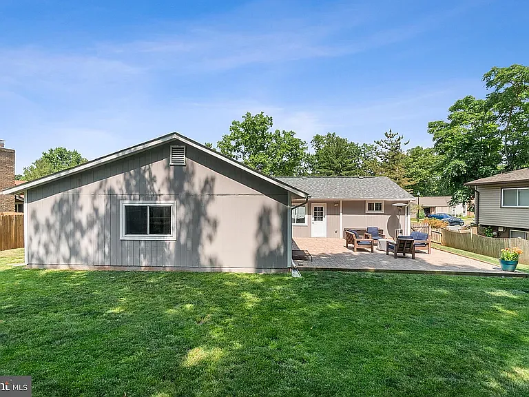 422 Avondale Dr — Photo 32