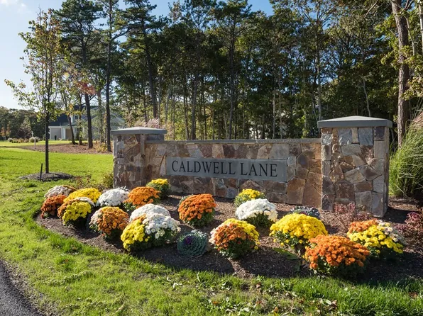 25 Caldwell Ln, Harwich, MA 02645