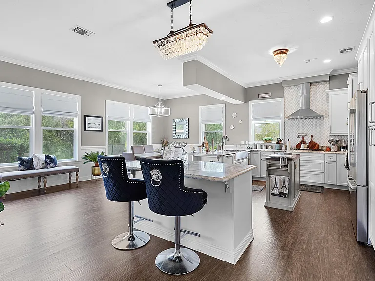 500 Turnberry Ln — Photo 13