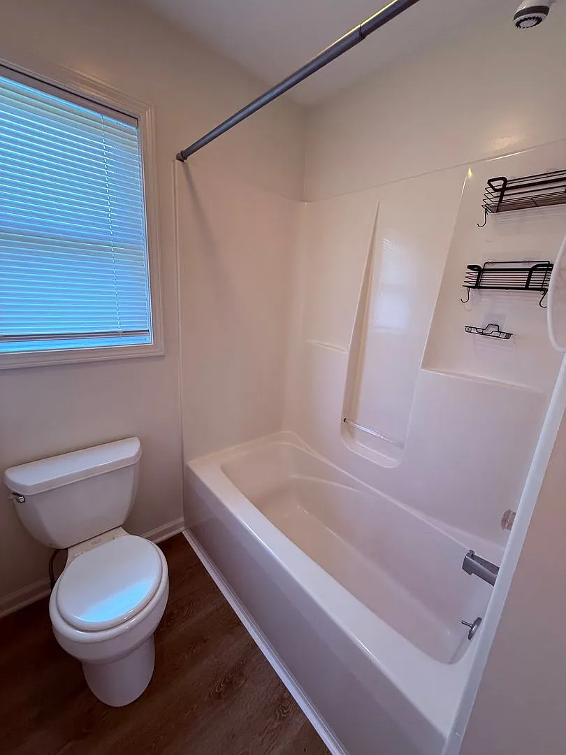 2 Bedroom, 2 Bathroom Duplex — Photo 2