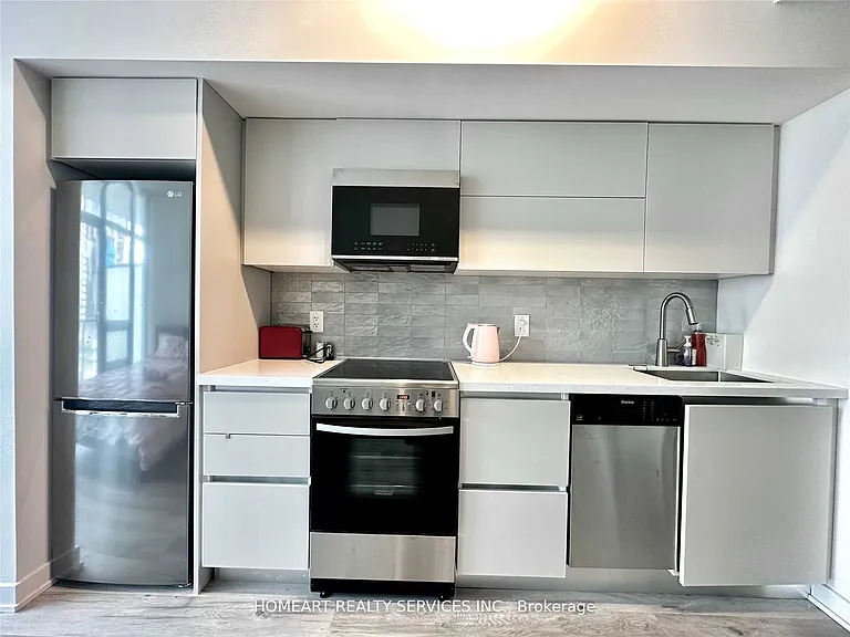 33 Charles St E #1310 — Photo 3
