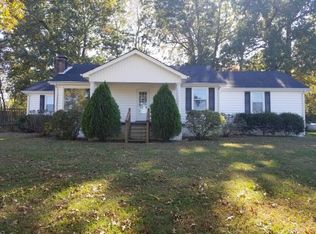 960 Jump Off Rd, Bon Aqua, TN 37025