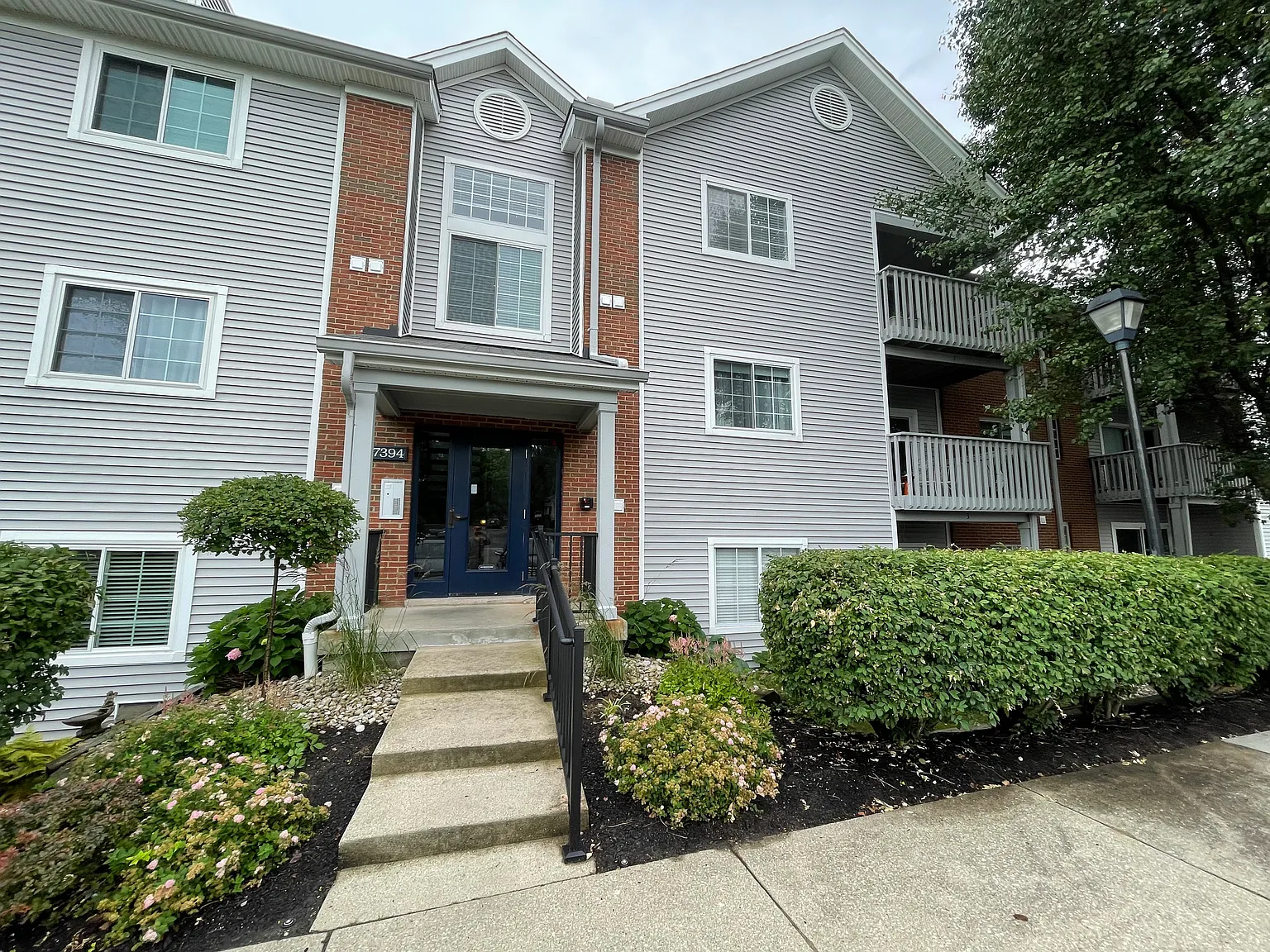 2 bed, 1112 sqft, $1,800 — Photo 1
