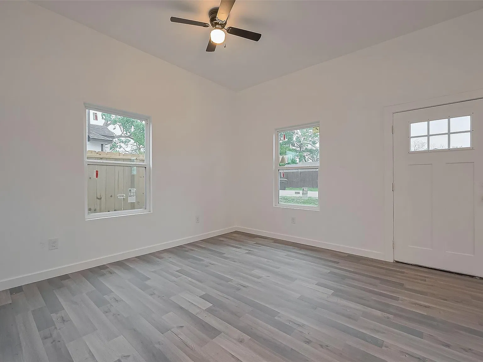 4 bed, 2.0 bath, 1634 sqft, $1,900 — Photo 4