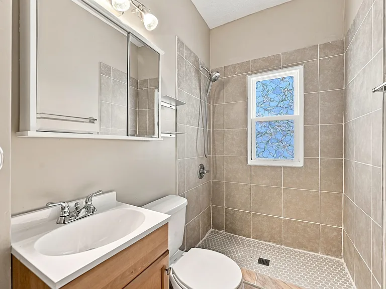 2942 Macpherson Ave — Photo 12