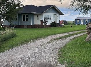 421 215th St, Aledo, IL 61231