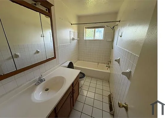 4889 Banbury Ct #6 — Photo 4