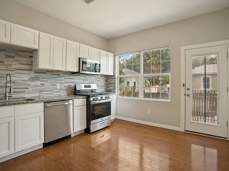 2219 N Flores St — Photo 9