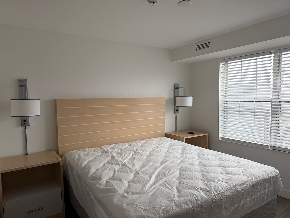1st image of 860 Victors Way #103