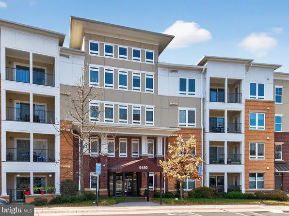 9450 Silver King Ct Unit 401, Fairfax, VA 22031