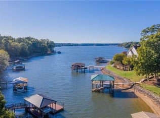 147 Saint Charles Ln, Mooresville, NC 28117