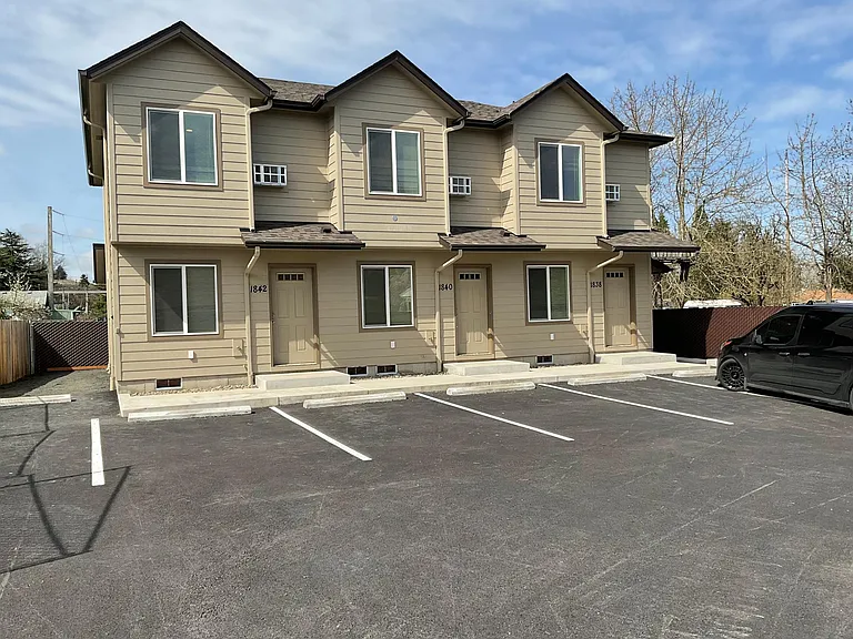 1842 City View St — Photo 3
