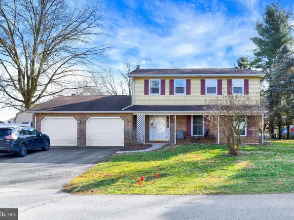 22 Enck Dr, Boiling Springs, PA 17007