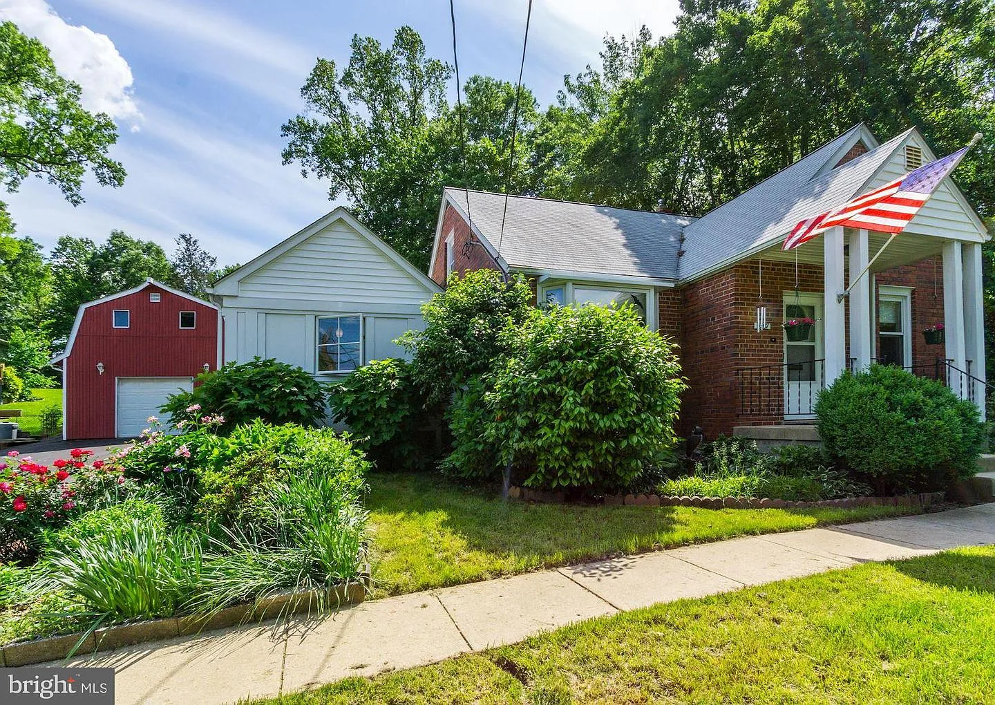 5907 Berwyn Rd photo 1