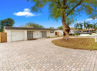 3825 E Shore Rd, Miramar, FL 33023