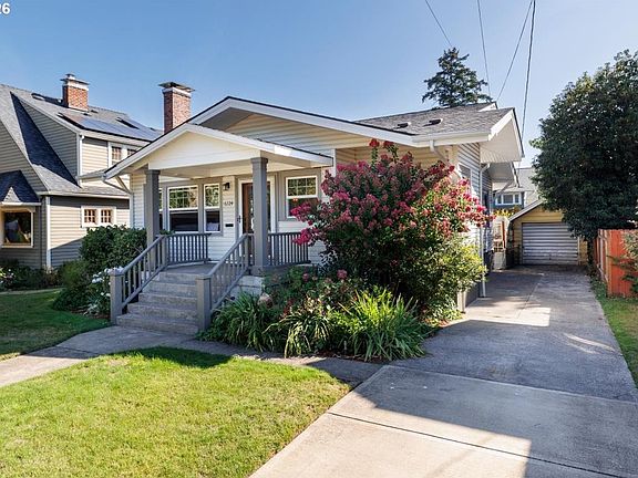 2nd image of 6724 SE 18th Ave