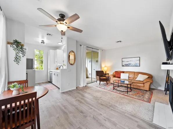 10880 Sabre Hill Dr Unit 304, San Diego, CA 92128