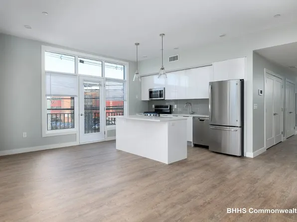 14 Ward St #203, Somerville, MA 02143