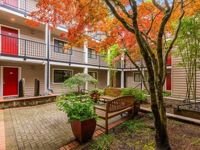 6600 SE Division St APT 202, Portland, OR, 97206