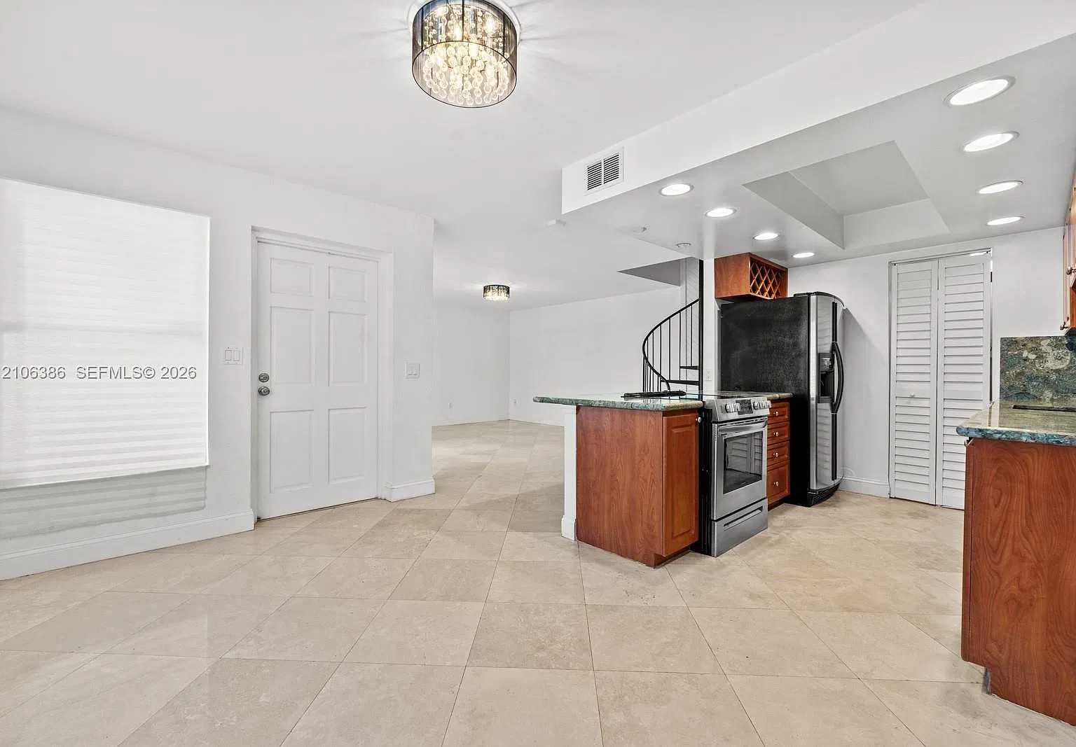 2987 Bird Ave — Photo 2