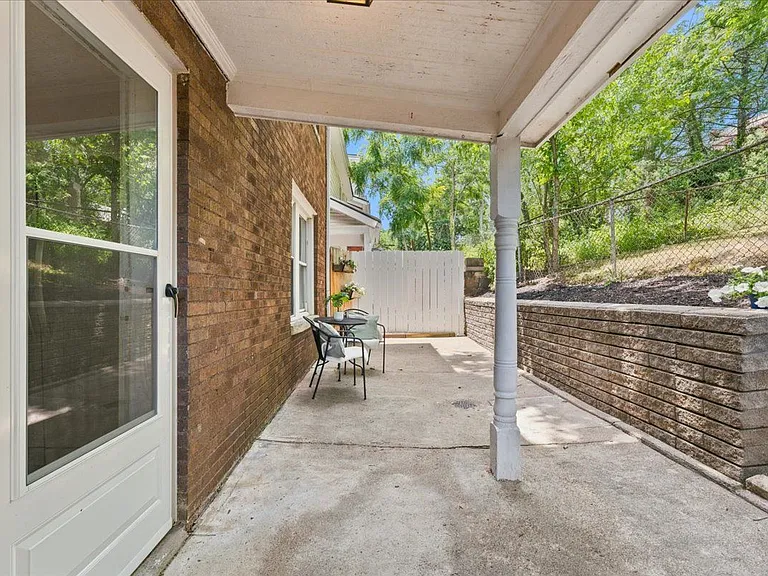 1305 Bellaire Pl — Photo 9