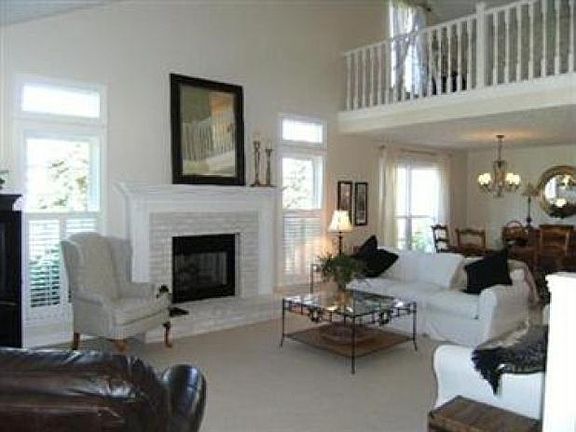 3rd image of 369 Clearbrook Dr