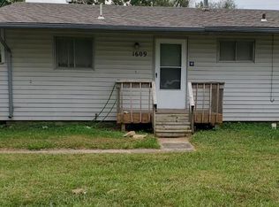 1609 SW 70th St, Topeka, KS 66619