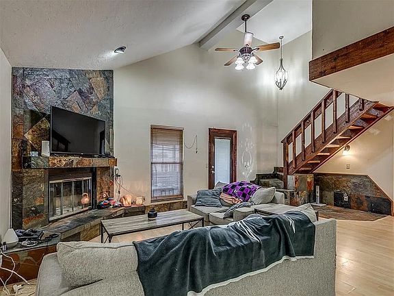 3rd image of 813 Lapwing Rd