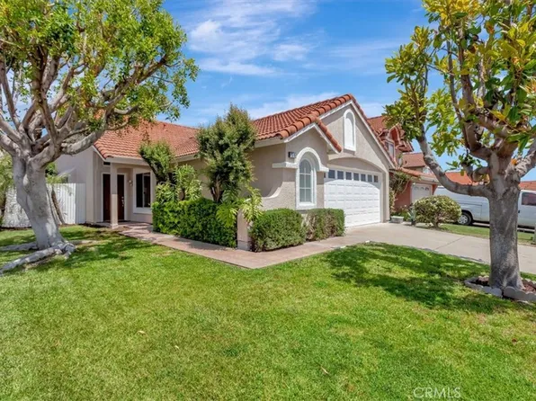 7519 Honeysuckle St, Fontana, CA 92336