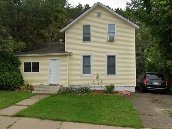 227 Maple St, Glenwood City, WI 54013