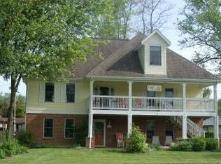 5575 Lake Shore Dr NE, Thornville, OH
